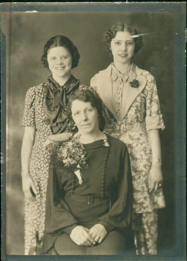 Agnes,Alva,HuldaCarlson.jpg